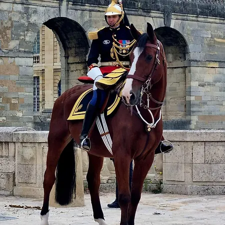 Du Chateau De * Βενσέν